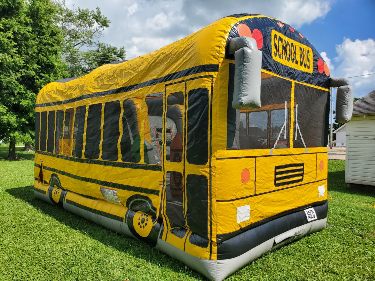 SCHOOL BUS PLAY ZONE